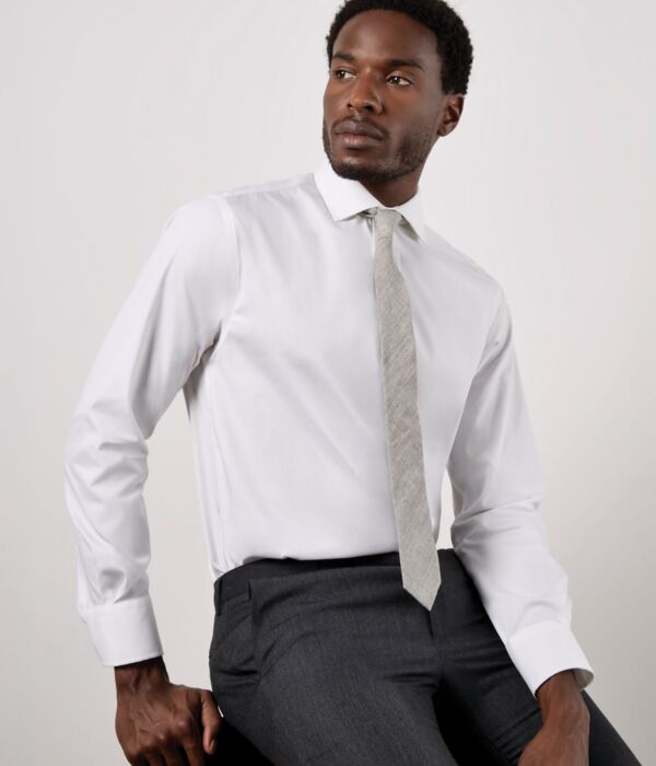Classic Fit Long Sleeve Cutaway Collar Premium Oxford Shirt Thumbnail