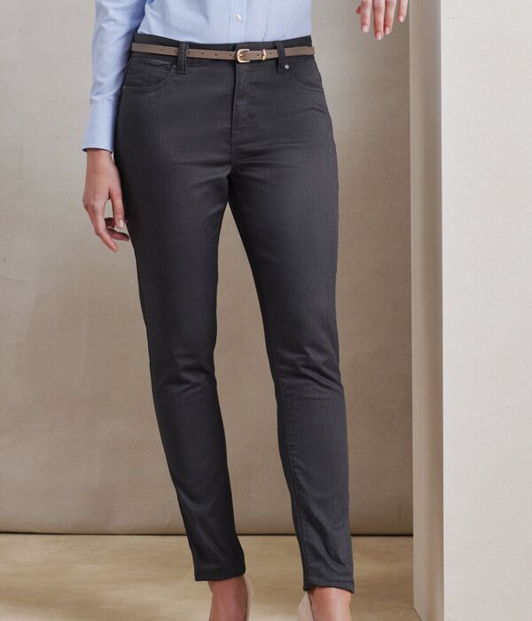 Women's performance chino jeans Thumbnail