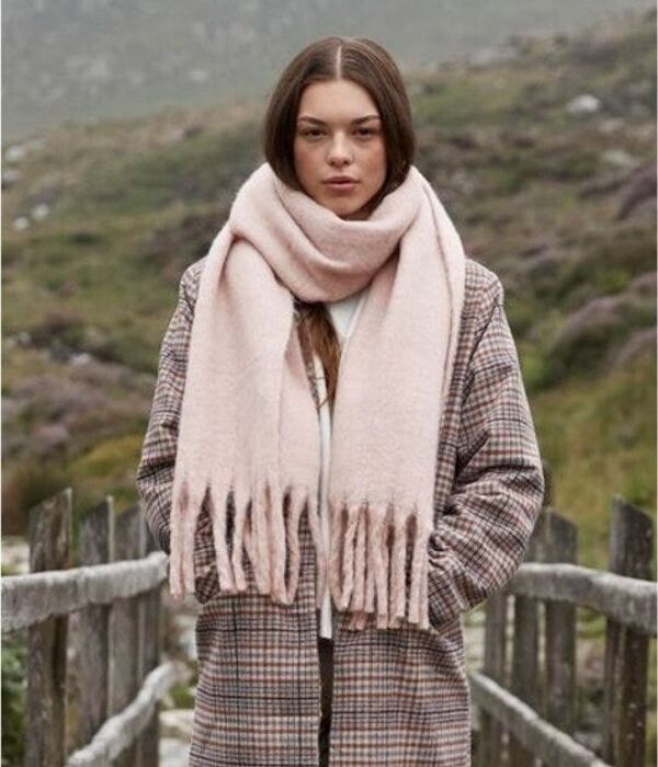 Fluffy Scarf Thumbnail